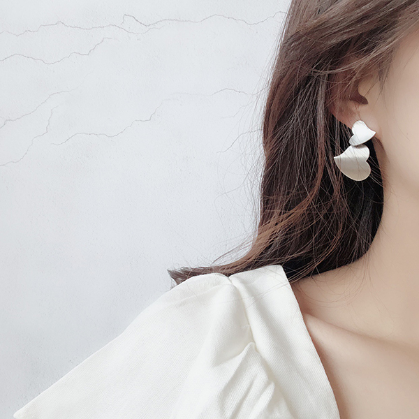 다양한 스타일의 귀걸이와 귀찌를 1000원~5500원에 판매해요!!120여종 | 인스티즈