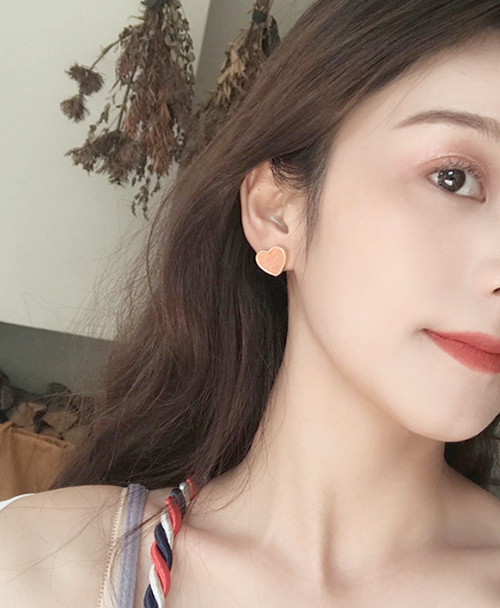 다양한 스타일의 귀걸이와 귀찌를 1000원~5500원에 판매해요!!120여종 | 인스티즈