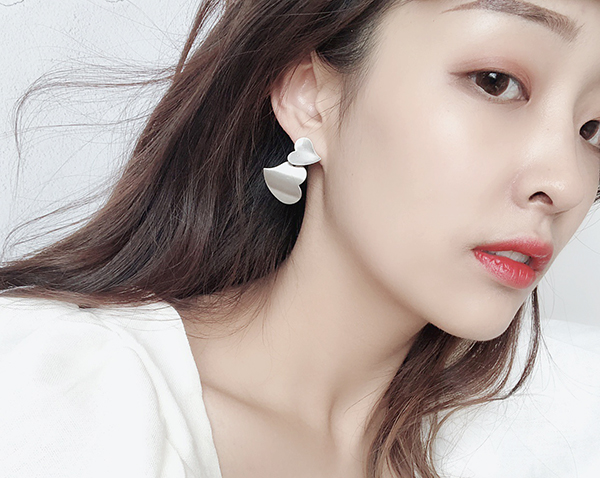 다양한 스타일의 귀걸이와 귀찌를 1000원~5500원에 판매해요!!120여종 | 인스티즈