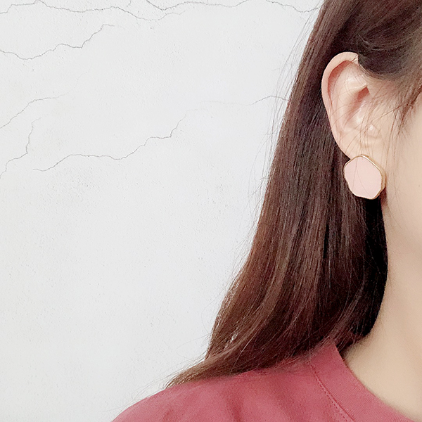 다양한 스타일의 귀걸이와 귀찌를 1000원~5500원에 판매해요!!120여종 | 인스티즈