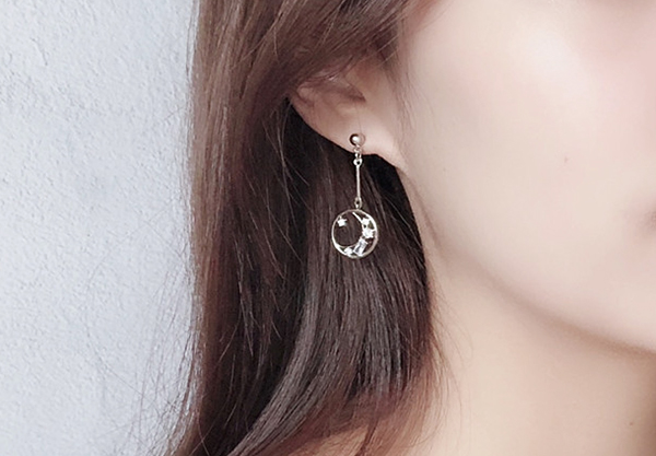 다양한 스타일의 귀걸이와 귀찌를 1000원~5500원에 판매해요!!120여종 | 인스티즈