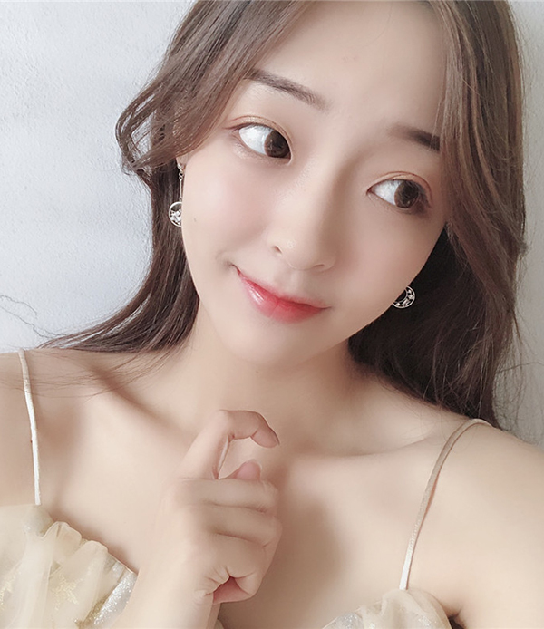 다양한 스타일의 귀걸이와 귀찌를 1000원~5500원에 판매해요!!120여종 | 인스티즈