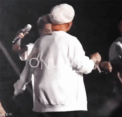 태형 지민 손만 보이는데 진짜 무슨 너무... 너무 귀여워 | 인스티즈