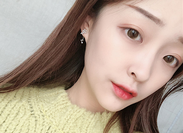 다양한 스타일의 귀걸이와 귀찌를 1000원~5500원에 판매해요!!120여종 | 인스티즈
