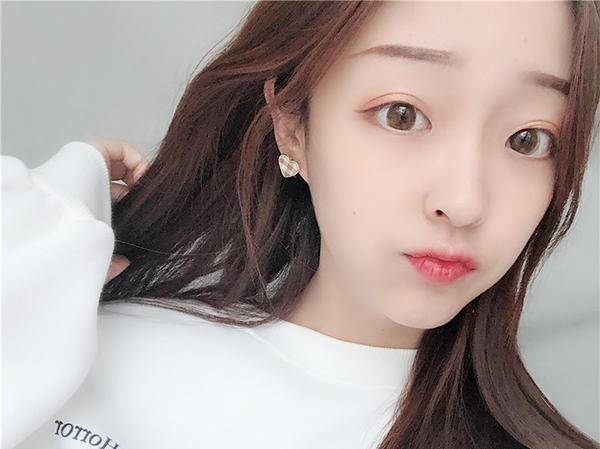 다양한 스타일의 귀걸이와 귀찌를 1000원~5500원에 판매해요!!120여종 | 인스티즈