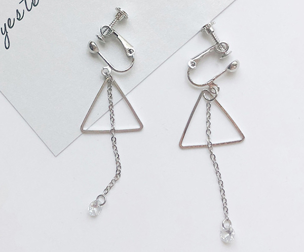 다양한 스타일의 귀걸이와 귀찌를 1000원~5500원에 판매해요!!120여종 | 인스티즈