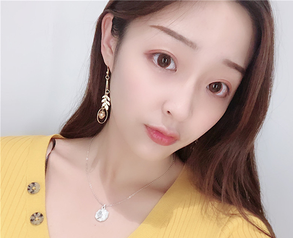 다양한 스타일의 귀걸이와 귀찌를 1000원~5500원에 판매해요!!120여종 | 인스티즈