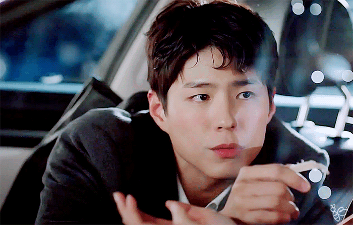 [남자친구] 꽐라된 박보검 줍줍해주다가 오징어 입에 물고 돌아가는 송혜교.gif | 인스티즈