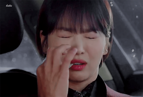 [남자친구] 꽐라된 박보검 줍줍해주다가 오징어 입에 물고 돌아가는 송혜교.gif | 인스티즈