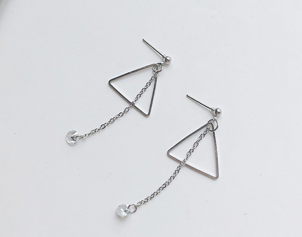 다양한 스타일의 귀걸이와 귀찌를 1000원~5500원에 판매해요!!120여종 | 인스티즈