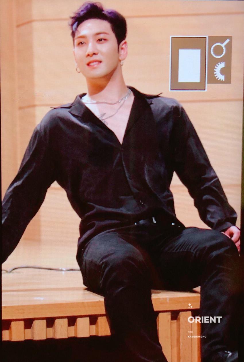 나 등근육 이렇게 잘보이는 안무 처음 봤어 | 인스티즈