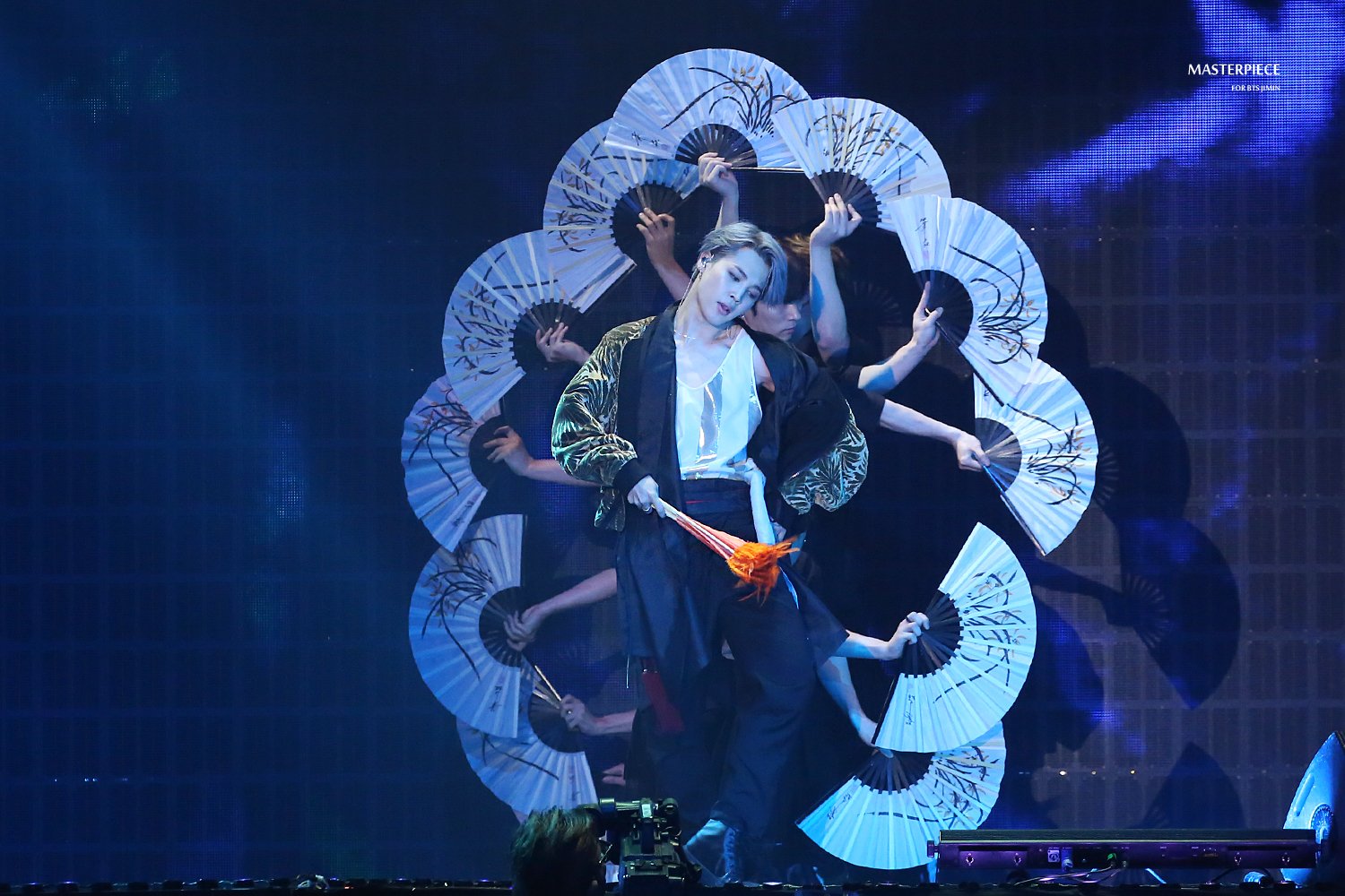 아 진짜 방탄 지민 옆에서 허허로이 웃고만 있는 무능한 왕이 될래 | 인스티즈