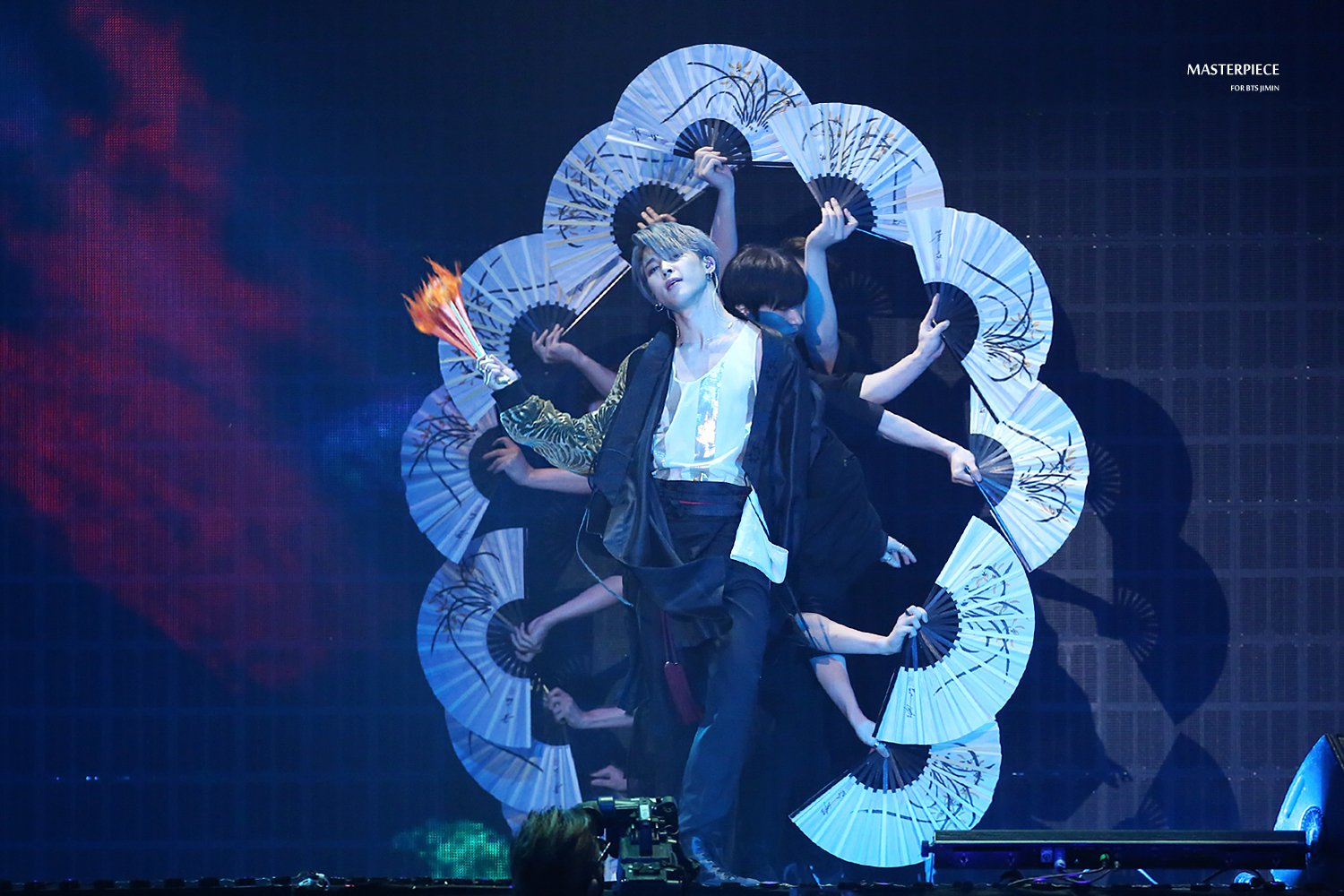 아 진짜 방탄 지민 옆에서 허허로이 웃고만 있는 무능한 왕이 될래 | 인스티즈