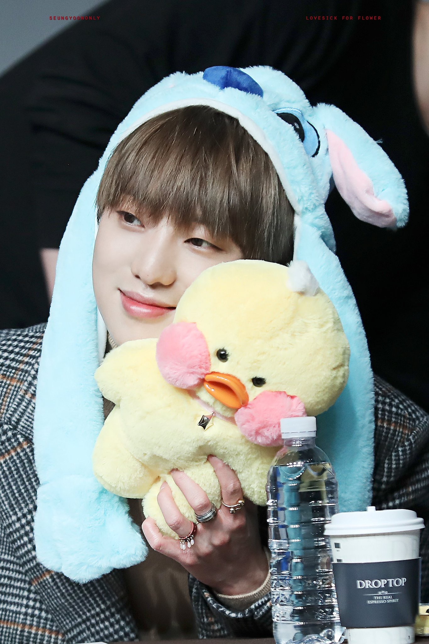 우리애는 스티치 모자 썼는데(훗) | 인스티즈