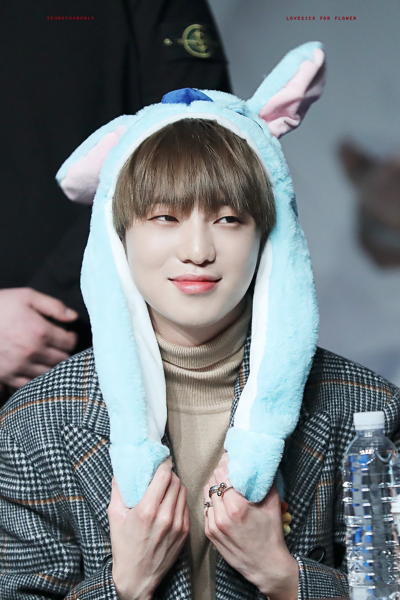 우리애는 스티치 모자 썼는데(훗) | 인스티즈