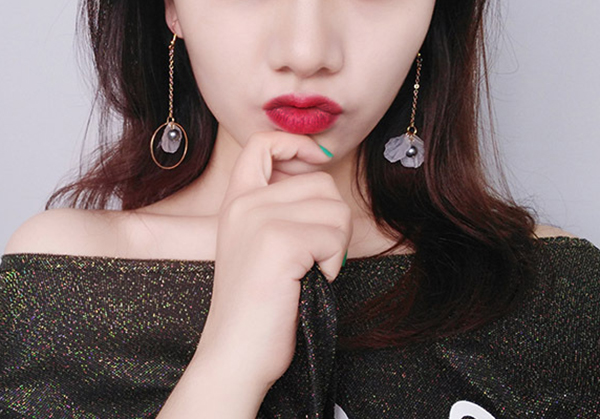 다양한 스타일의 귀걸이와 귀찌를 1000원~5500원에 판매해요!!120여종 | 인스티즈