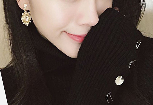 다양한 스타일의 귀걸이와 귀찌를 1000원~5500원에 판매해요!!120여종 | 인스티즈