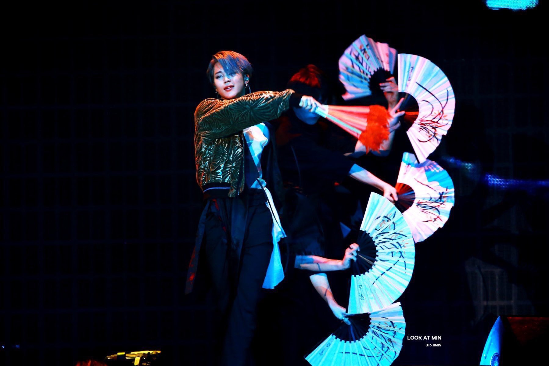 아 진짜 방탄 지민 옆에서 허허로이 웃고만 있는 무능한 왕이 될래 | 인스티즈