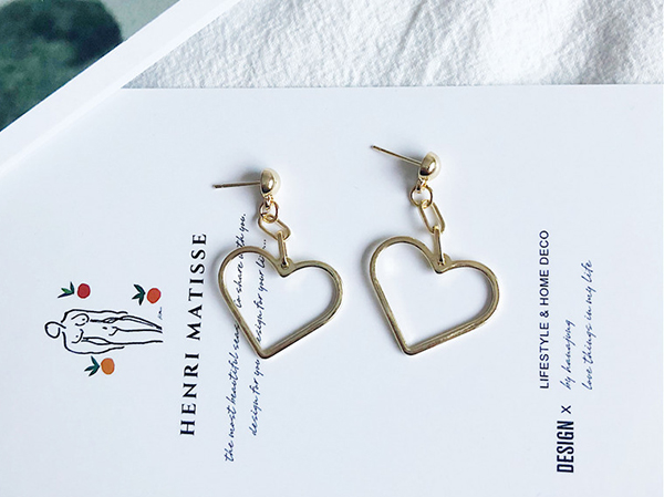 다양한 스타일의 귀걸이와 귀찌를 1000원~5500원에 판매해요!!120여종 | 인스티즈