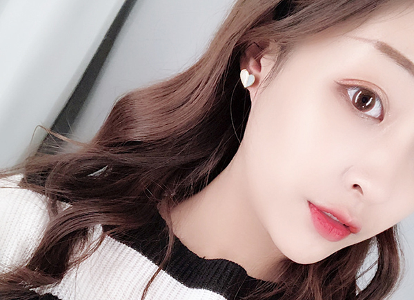 다양한 스타일의 귀걸이와 귀찌를 1000원~5500원에 판매해요!!120여종 | 인스티즈