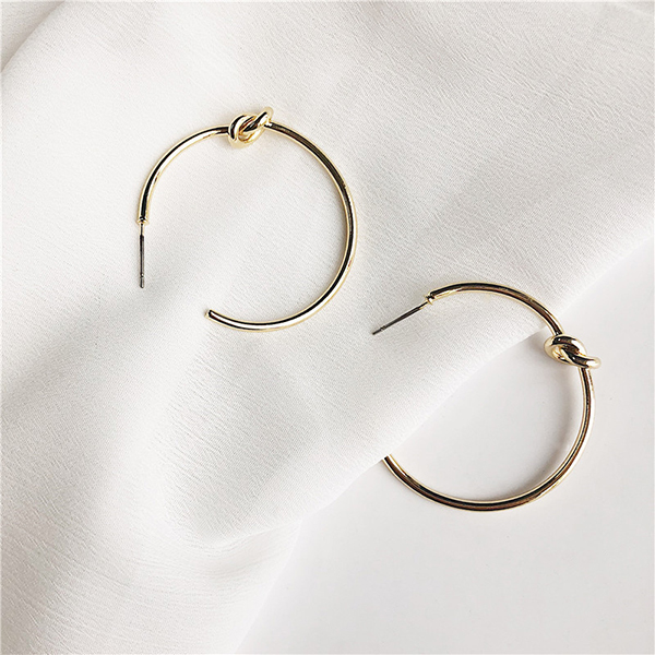 다양한 스타일의 귀걸이와 귀찌를 1000원~5500원에 판매해요!!120여종 | 인스티즈