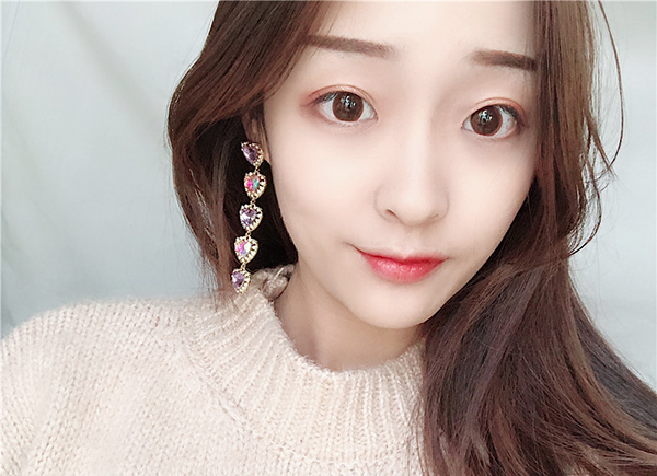 다양한 스타일의 귀걸이와 귀찌를 1000원~5500원에 판매해요!!120여종 | 인스티즈