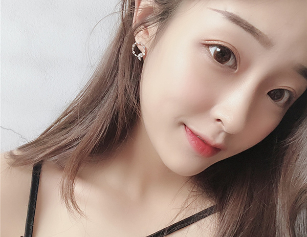 다양한 스타일의 귀걸이와 귀찌를 1000원~5500원에 판매해요!!120여종 | 인스티즈