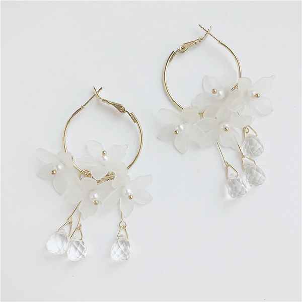 다양한 스타일의 귀걸이와 귀찌를 1000원~5500원에 판매해요!!120여종 | 인스티즈