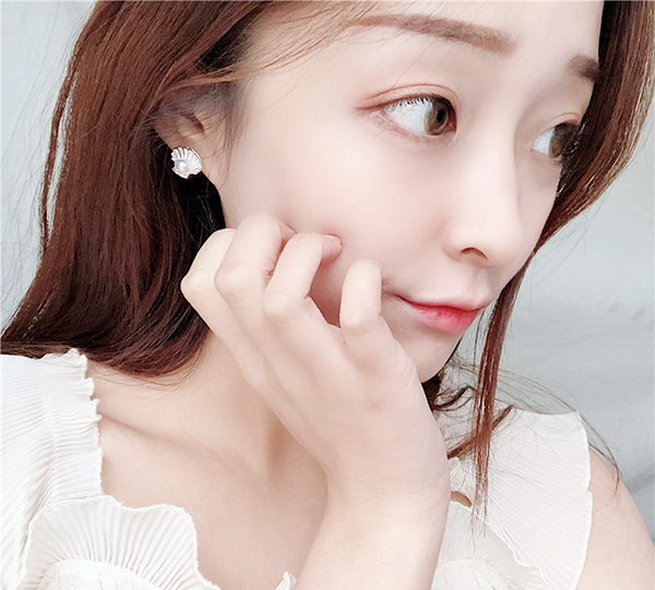 다양한 스타일의 귀걸이와 귀찌를 1000원~5500원에 판매해요!!120여종 | 인스티즈
