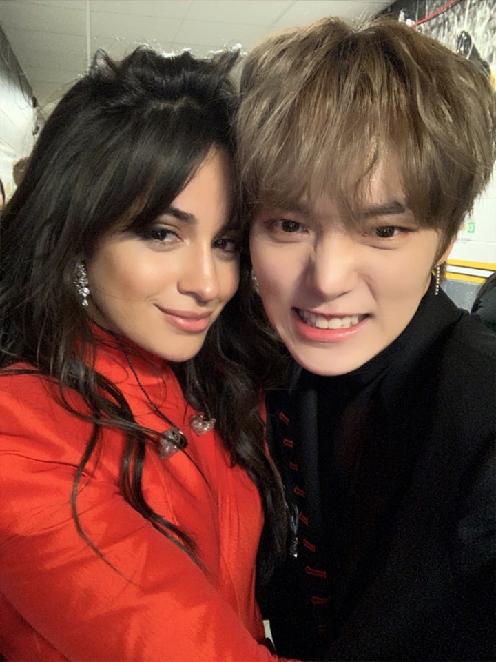 우리 민혁이 카밀라랑 사진도 찍고 | 인스티즈