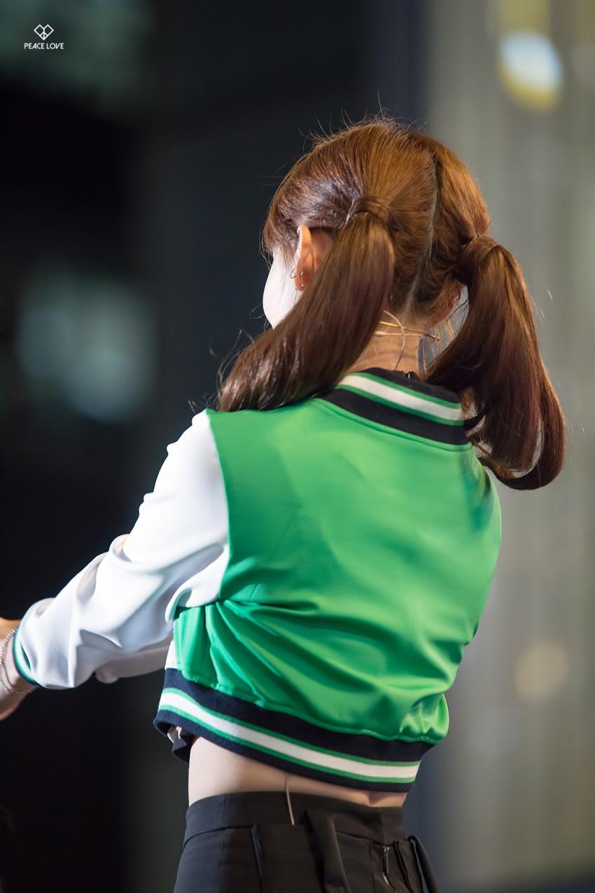 뒷모습 진짜 너무 귀여워서 쓰러질거같아 | 인스티즈