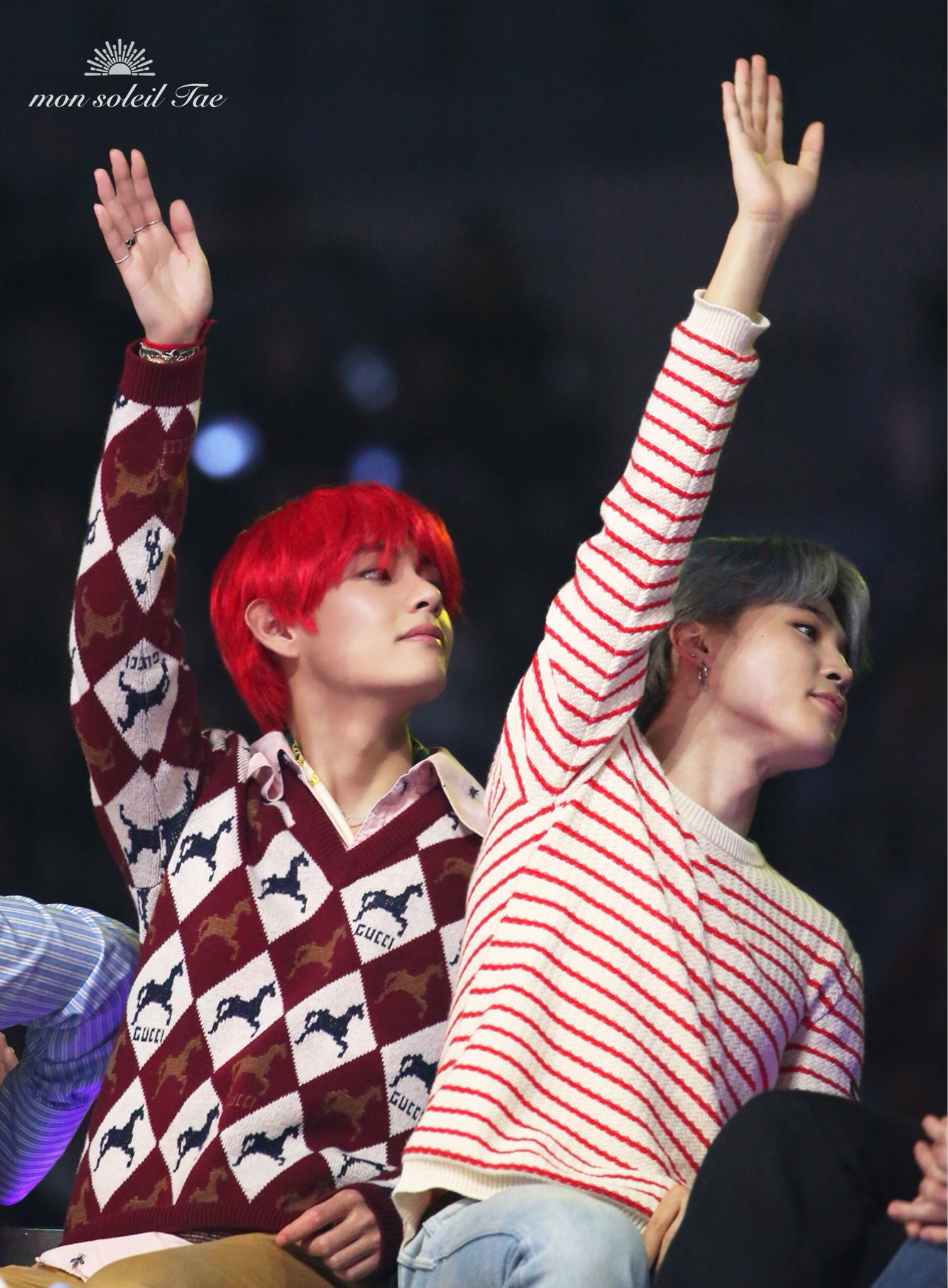 태형 지민 손만 보이는데 진짜 무슨 너무... 너무 귀여워 | 인스티즈