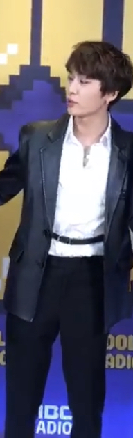 비투비 정일훈 하네스 입었다 나설은 기절함 일훈아 안덥니 자켓은 안벗니 | 인스티즈