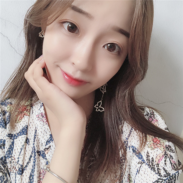 다양한 스타일의 귀걸이와 귀찌를 1000원~5500원에 판매해요!!120여종 | 인스티즈
