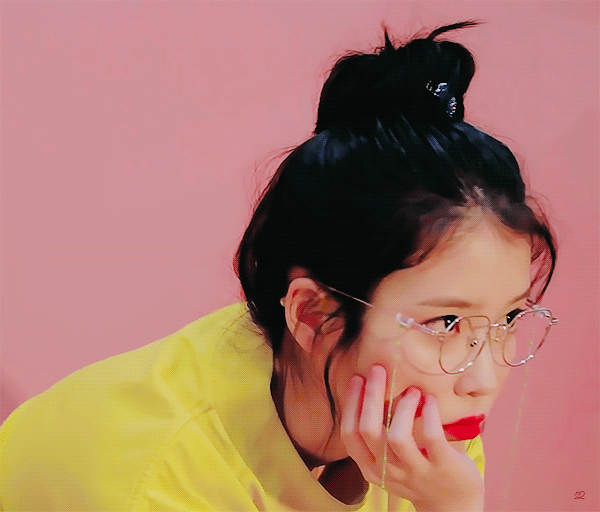 아이유 이 짤 너무 잘생겼어 | 인스티즈