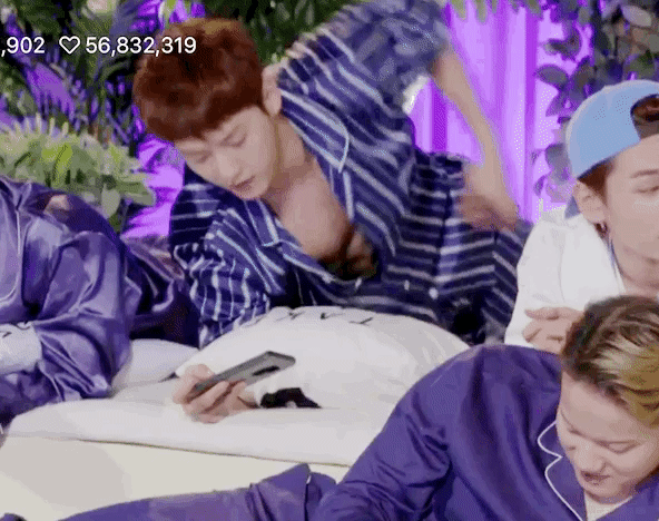 이민혁 눕방때 복근ㅎㅎ | 인스티즈