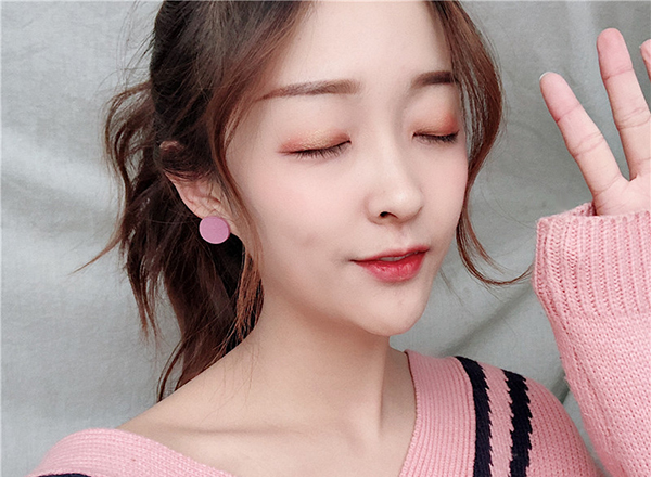 다양한 스타일의 귀걸이와 귀찌를 1000원~5500원에 판매해요!!120여종 | 인스티즈