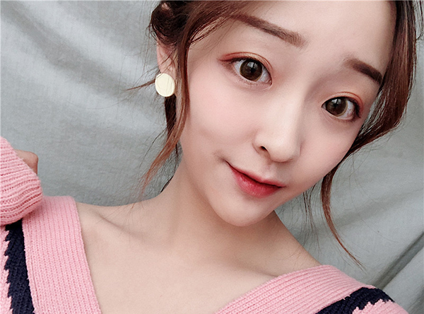 다양한 스타일의 귀걸이와 귀찌를 1000원~5500원에 판매해요!!120여종 | 인스티즈