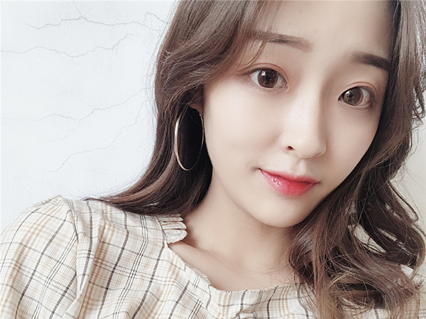 다양한 스타일의 귀걸이와 귀찌를 1000원~5500원에 판매해요!!120여종 | 인스티즈