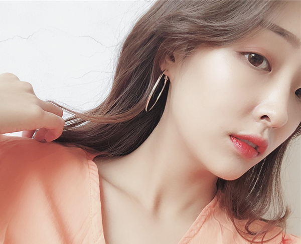 다양한 스타일의 귀걸이와 귀찌를 1000원~5500원에 판매해요!!120여종 | 인스티즈