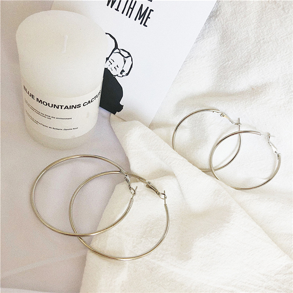 다양한 스타일의 귀걸이와 귀찌를 1000원~5500원에 판매해요!!120여종 | 인스티즈