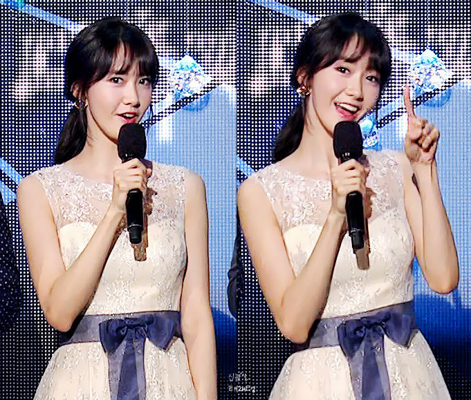 윤아 연말 시상식 드레스👗👠 | 인스티즈