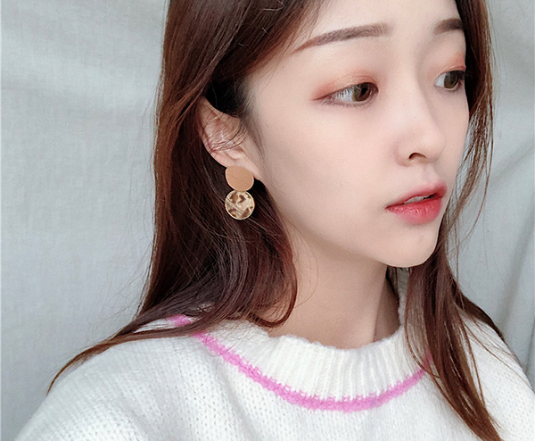 다양한 스타일의 귀걸이와 귀찌를 1000원~5500원에 판매해요!!120여종 | 인스티즈