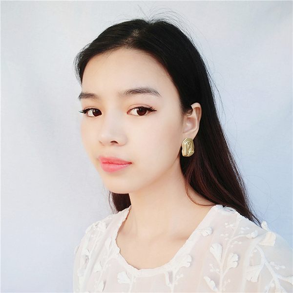 다양한 스타일의 귀걸이와 귀찌를 1000원~5500원에 판매해요!!120여종 | 인스티즈