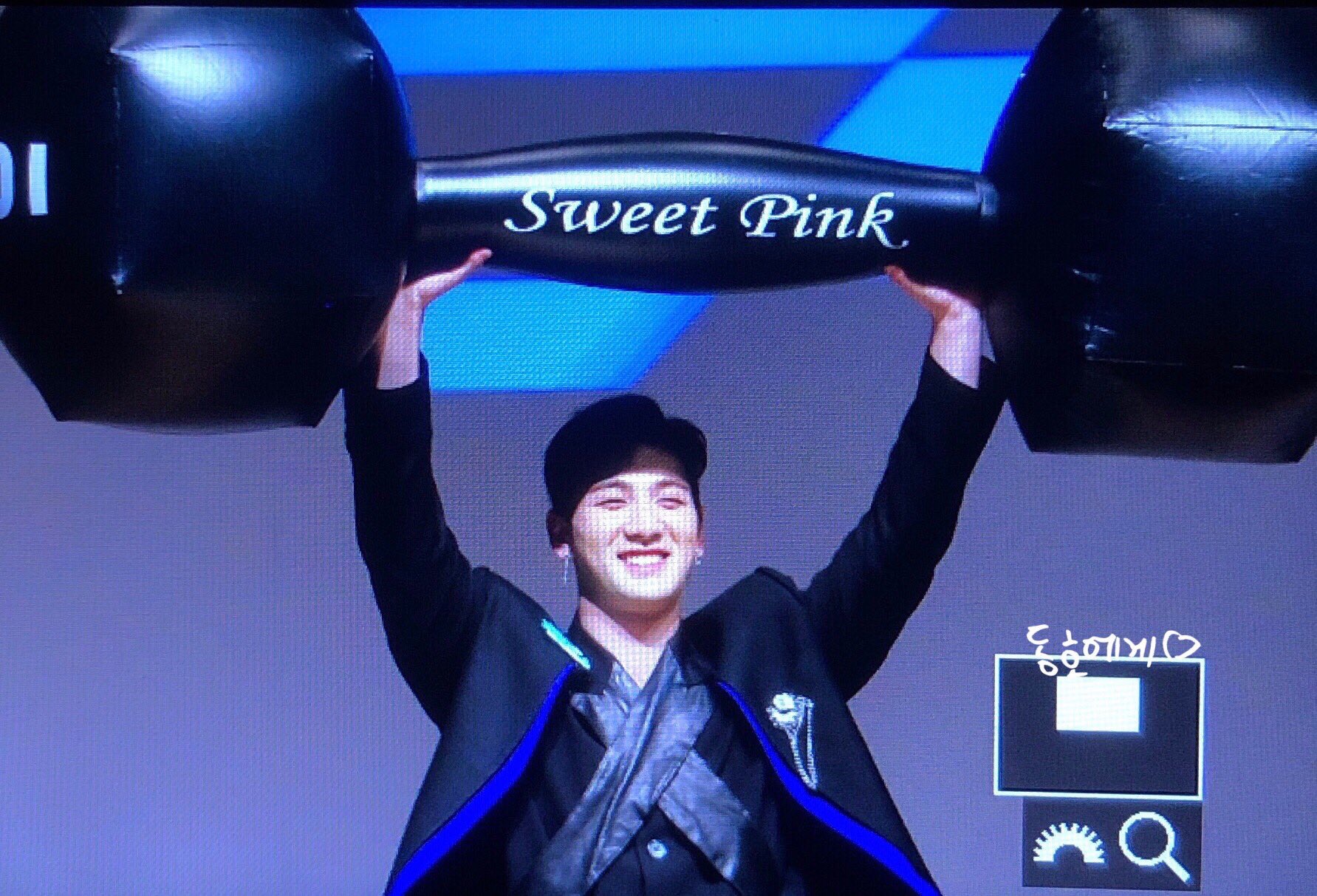 강동호 팬싸에서 역기도 들어? | 인스티즈