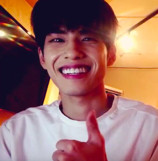 원필 웃는 거 너무 예쁘다.......... | 인스티즈