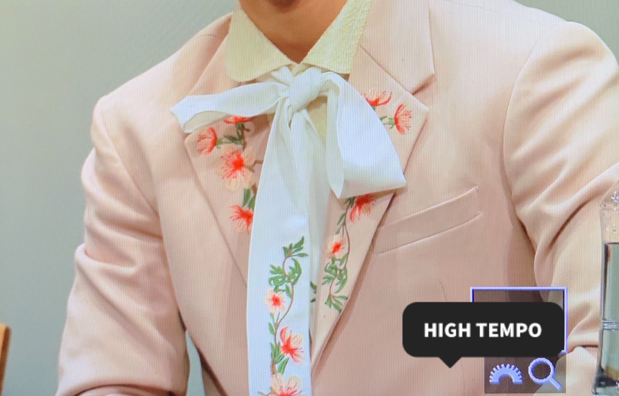 갓세븐 코디 진짜 정성 대박이다 자수 너무 예뻐 | 인스티즈