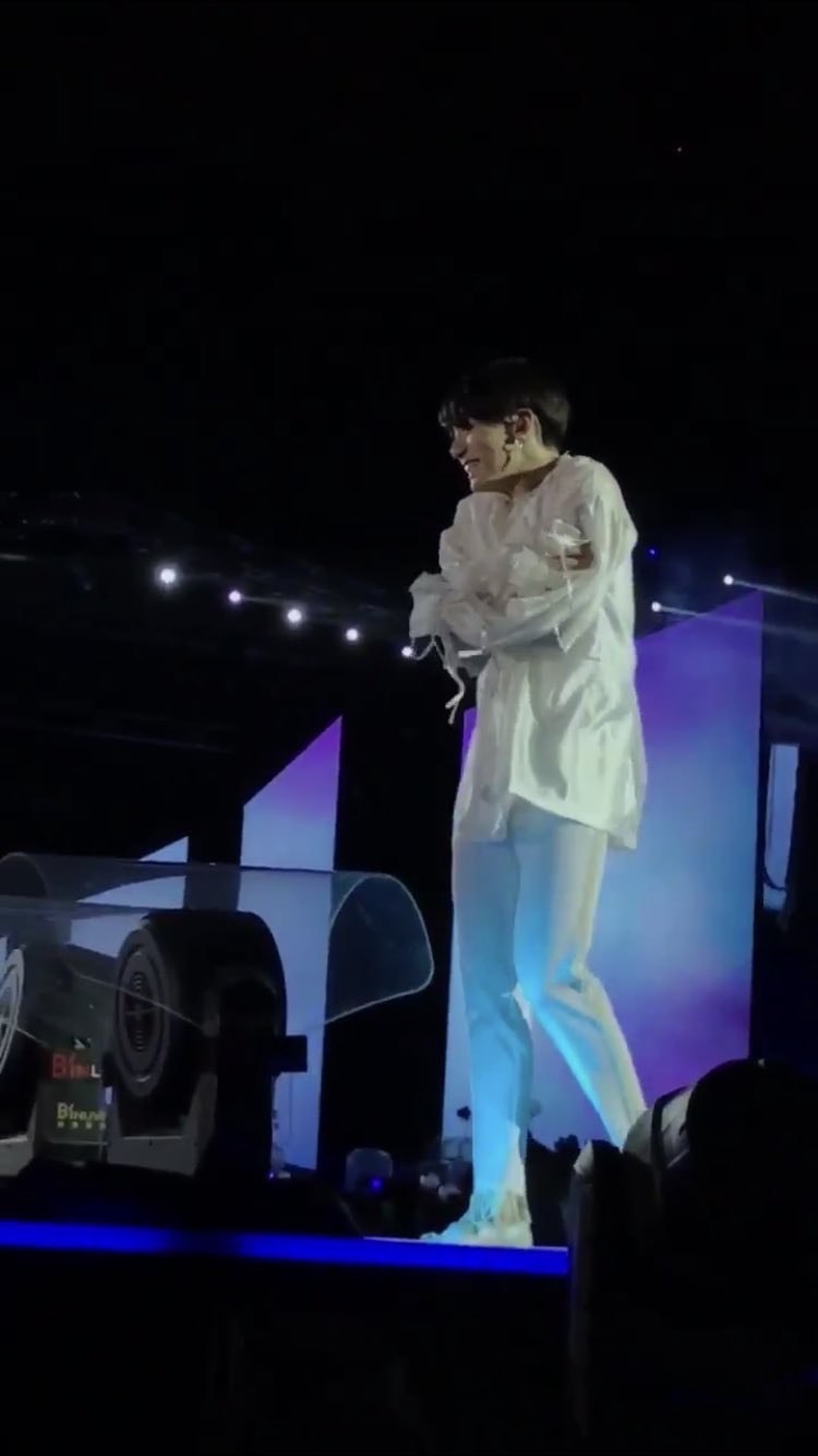 방탄 정국 너무 추워하는데? | 인스티즈