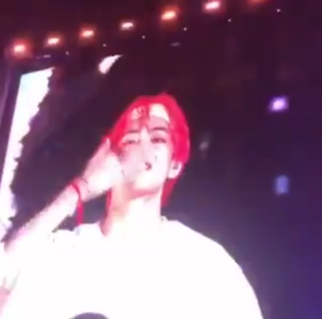 아 방탄 뷔 빨머에 헤어밴드; | 인스티즈