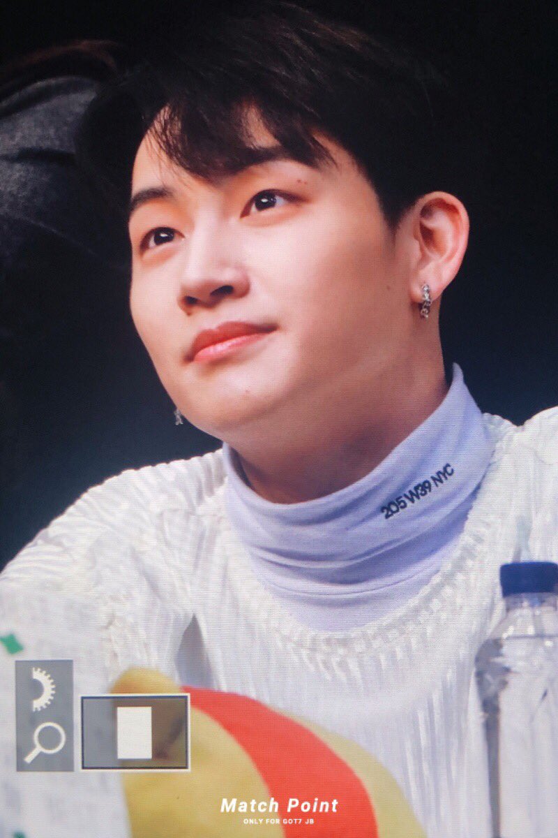 제이비 팬싸에서 팬들 올려다보고 다정하게 보는 모먼트 너무 좋아 설레 ㅠㅠㅠㅠ | 인스티즈